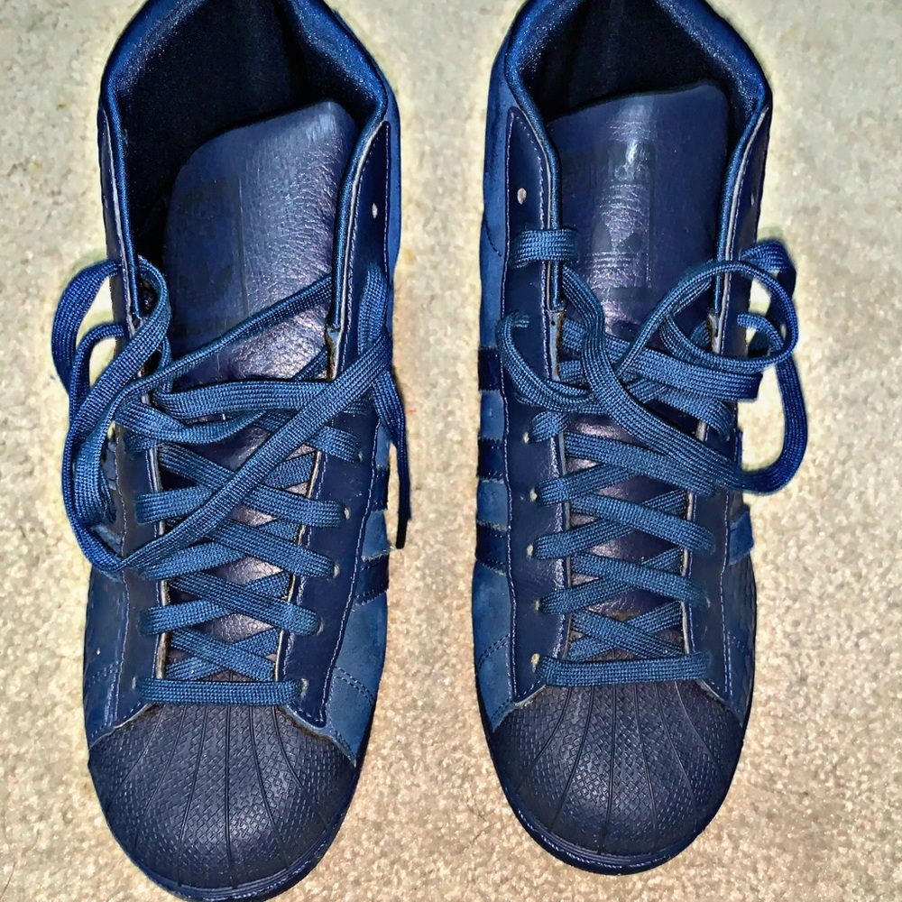 Adidas - Picture 2 of 3
